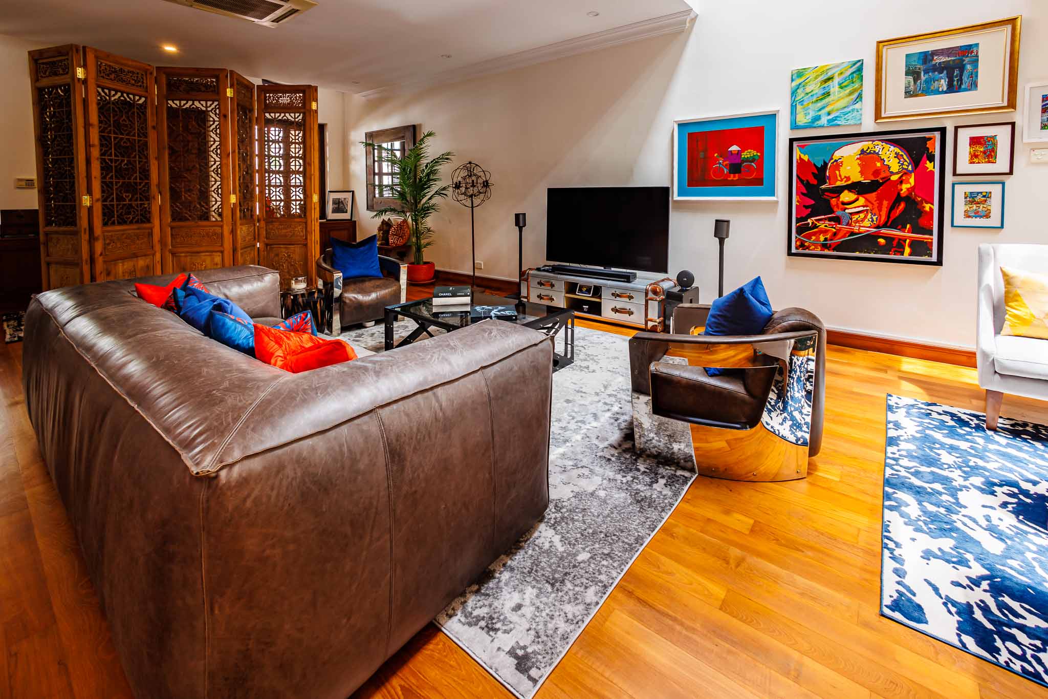 Art Gallery Home
